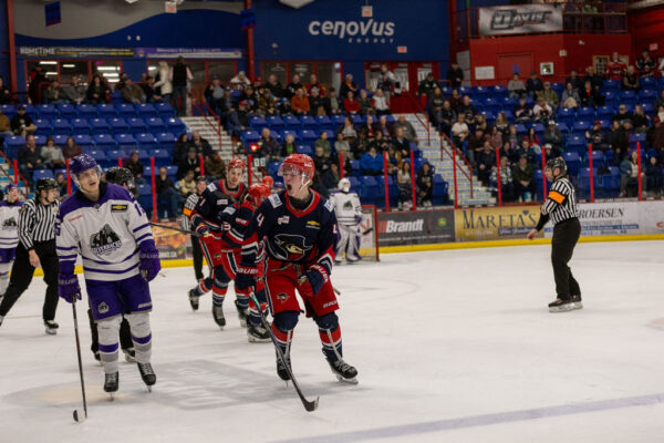 Bandits Rally Off Six Unanswered in Third Period in 7-4 Win